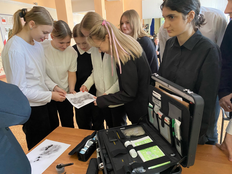 Для обучающихся 6, 9 и 11 классов прошло профориентационное мероприятие с сотрудниками ОМВД России по Веневскому району.